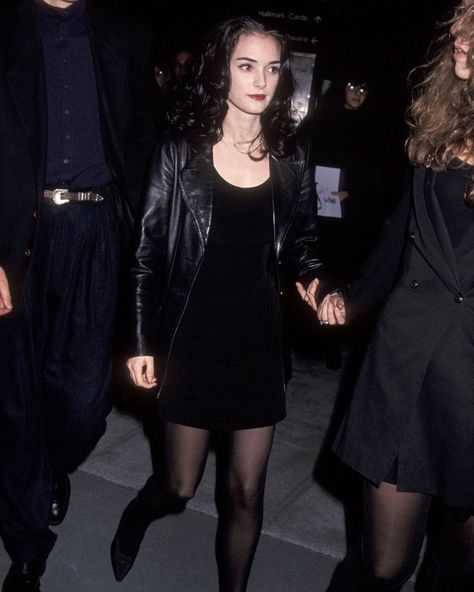 Winona Ryder Style, Winona Ryder 90s, 90s Model, 80s And 90s Fashion, 90s Fashion Outfits, 90s Outfit, Winona Ryder, I Love Her, Looks Vintage