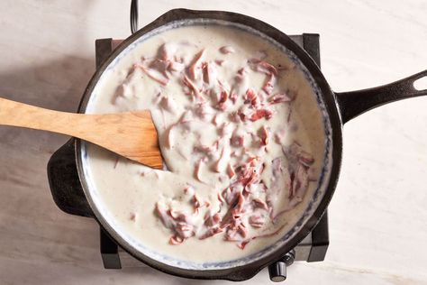 Cream Chip Beef, Cream Chipped Beef Recipe, Creamed Chipped Beef On Toast, Thicken Sauce, Chipped Beef On Toast, Beef On Toast, Creamed Chipped Beef, Weekend Brunch Recipes, Dried Beef