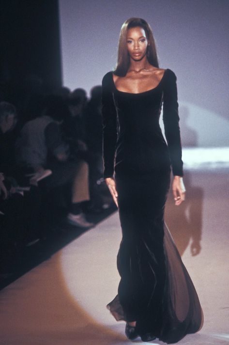 Runway Long Dresses, Vintage Dresses 90s Classy, Haute Couture Style, 00s Mode, 90s Runway Fashion, Runway Fashion Couture, Runway Outfits, Gianfranco Ferre, Prom Dress Inspiration