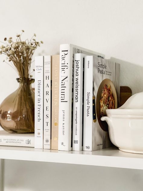 Cookbook Display Small Kitchen, Kitchen Book Display, Cook Book Organization Kitchens, Pretty Cookbooks To Display, Cook Books Display, Recipe Book Shelf Kitchen, Cookbook Display Shelf, Cooking Books In Kitchen, Cook Book Display On Counter