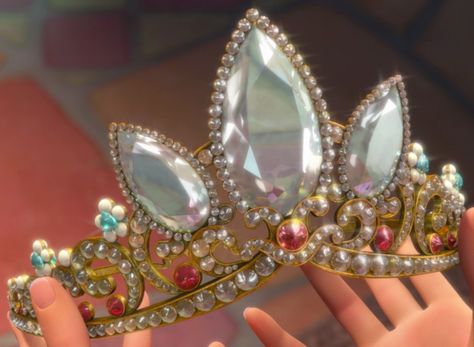 Rapunzel Crown, Bolo Rapunzel, Tangled Wedding, Rapunzel Cosplay, Lost Princess, Tangled The Series, Crown Aesthetic, Disney Princesses And Princes, Disney Images