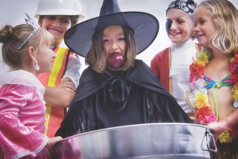 Hygienic apple bobbing and other fun autumn game alternatives | Family | nrtoday.com Halloween Party Games For Kids, Apple Games, Apple Bobbing, Best Halloween Party, Paper Apple, Party Games For Kids, Bobbing For Apples, Fall Games, Fall Festivals