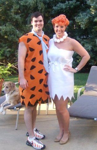 Fred and Wilma Flintstone, Halloween Couples Costume, Adult Caveman Halloween Costume, Wilma Flintstone Costume, Fred Flintstone Costume, Flintstone Costume, All Black Halloween Costume, Flintstones Costume, Costume Homemade, Black Dress Halloween Costume, Family Costumes Diy