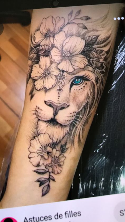 Lion Tattoo With Flowers, Ash Tattoo, Elephant Head Tattoo, Neck Tattoo Women, Female Lion Tattoo, Tattoo Sleeve Ideas, Hippie Tattoo, Lioness Tattoo, Fan Tattoo