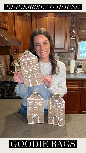 Gingerbread Bag Brown Paper, Brown Bag Christmas Treat Bags, Paper Sack Gingerbread House, Brown Bag Christmas Crafts, Gingerbread House Brown Paper Bags, Gingerbread House Paper Bags, Brown Bag Gingerbread House, Paper Bag Crafts Christmas, Brown Paper Bag Gingerbread House