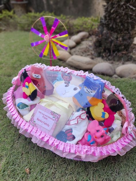 Naming Ceremony Gift Packing Ideas, Goad Bharai, Customize Gifts, Shower Baskets, Baby Decorations, Leg Mehndi, Baby Shower Baskets, Basket Decor, Creative Gift Wraps