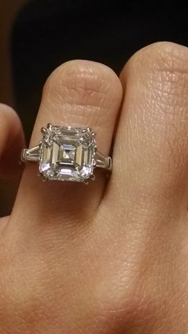 Asscher Engagement Ring Gold, Asscher Ring, Asscher Cut Diamond Ring, Asscher Engagement Ring, Asscher Cut Engagement Rings, Diamond Jewelry Earrings, Ring Inspo, Hand Rings, Cute Engagement Rings