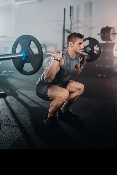 Determined male athlete exercising with barbell during weight training in gym T Bar Row, Gym Art, Trimmer For Men, Muscle Training, Mental Strength, Heavy Lifting, Lift Heavy, Athletic Men, Gain Muscle