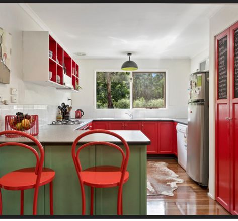 Green Kitchen, Kitchen Colors, Red Yellow, Cupboard, Cribs, Vintage House, Red And White, Kitchen Dining, Rust