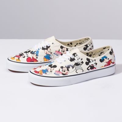 Disneyland Essentials, Vans Disney, Mickey Mouse Shoes, Disney Vans, Tenis Vans, Mouse Costume, Jordans Girls, Designing Ideas, Disney Outfit