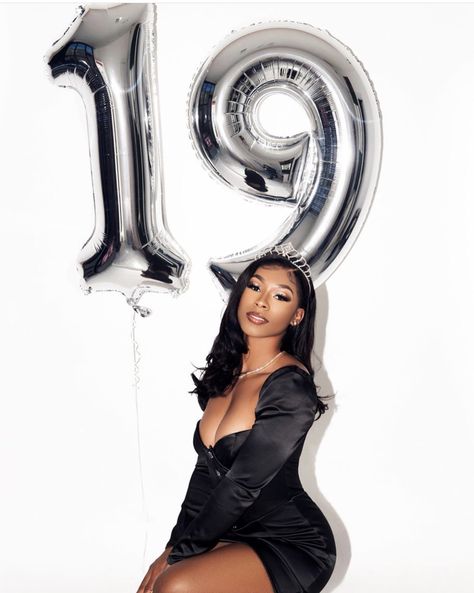 19th Birthday Outfit, 18th Birthday Outfit, 16th Birthday Outfit, 21st Birthday Outfits, Cute Birthday Pictures, 21st Birthday Photoshoot, Birthday Fits, Cute Birthday Outfits, Birthday Fashion