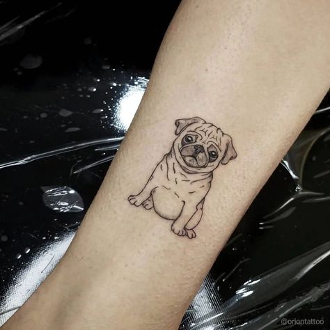 Anjing Pug, Small Dog Tattoos, Pug Tattoo, Tribute Tattoos, Triangle Tattoos, Tattoo Collection, Geniale Tattoos, Tattoo Outline, Tattoos Gallery