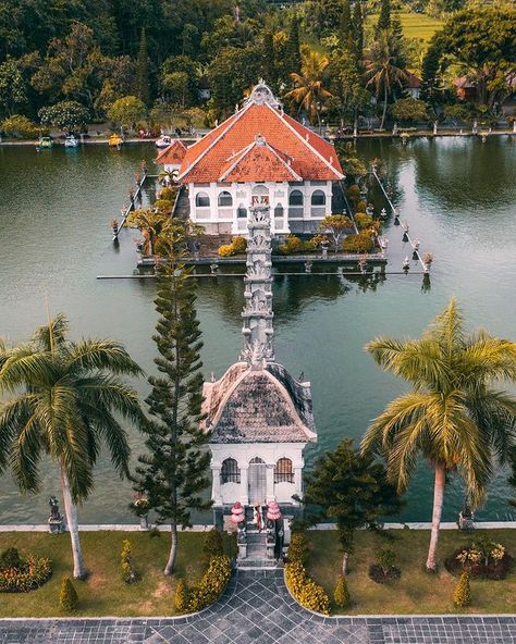 Taman Ujung, Tirta Gangga, Mount Agung, European Architecture, Ubud, Balinese, Ponds, Front Desk, Travel Blogger