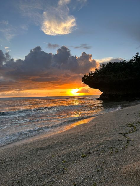 #sunset #okinawa #sunsetphotography #beach Okinawa Aesthetic, Okinawa Japan Aesthetic, Japanese Beach, Okinawa Photography, Okinawa Japan Photography, Okinawa Island Japan, Okinawa Beach Aesthetic, Japan Okinawa, Okinawa Beach