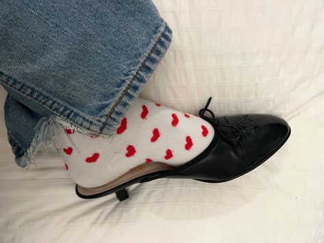 Kitten Heel Mules Outfit, Socks Outfits Women, Mules With Socks, Heel Mules Outfit, Vintage Mules, Chanel Mules, Mules Outfit, Heart Socks, Sock Outfits