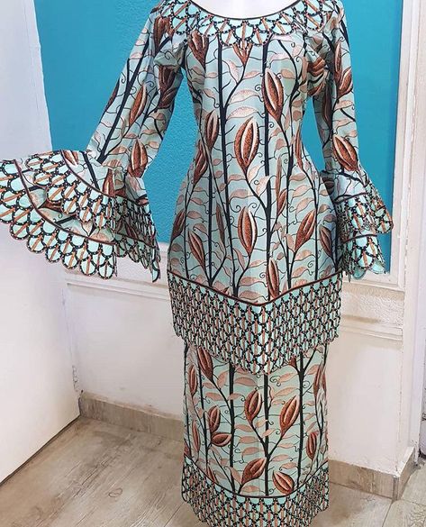 Hausa Ankara Skirt And Blouse, Ankara Top Styles, Boubou Styles For Women, Ankara Skirt And Blouse, African Fabric Dress, Modest Dresses Fashion, 2piece Outfits, African Print Dress Ankara