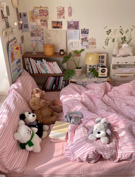 Kpop Shelf, Room Redesign, Room Deco, Cozy Room Decor, Pretty Room, Dreamy Room, Dream Room Inspiration, Room Makeover Bedroom, Room Makeover Inspiration