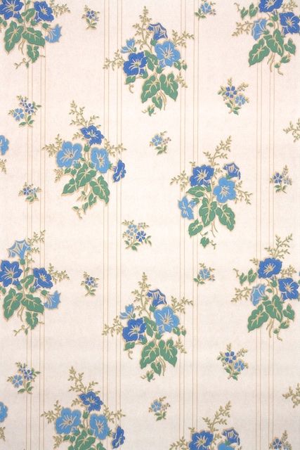 antique wallpaper from the 40s, authentic vintage wallpaper from Hannah's Treasures floral #vintagewallpaper Wallpaper Bedroom Vintage, 1940s Wallpaper, Vintage Wallpaper Patterns, Portable Record Player, Wallpaper Design Pattern, Doll House Wallpaper, Antique Wallpaper, Wallpaper Interior, Things Change