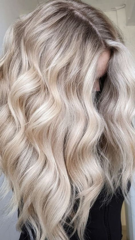 Blonde Foils, Root Smudge, Fall Blonde Hair, Summer Blonde Hair, Brown Hair Inspo, Cool Blonde Hair, Dyed Hair Inspiration, Ash Blonde Hair, Blonde Hair Inspiration