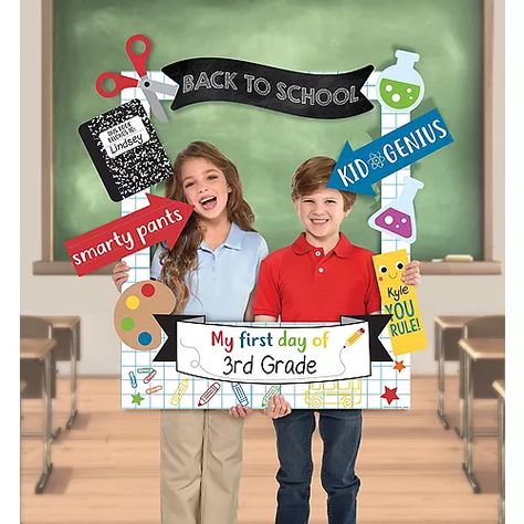 Back To School Photo Booth, School Photo Frames, Graduation Photo Frame, First Day Of School Pictures, Back To School Pictures, Photos Frame, School Frame, Back To School Party, Preschool Graduation