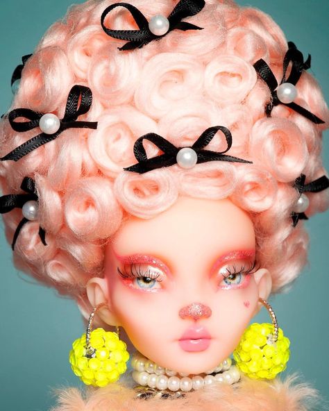 PIDGIN DOLL on Instagram: “The “Pink Poodle” Collection is now up for auction! Link in bio 🎾🐩💗 The auctions for each doll are spaced 15 minutes apart. Bidding will be…” Pidgin Doll Illustration, Custom Dolls Repaint, Dollightful Dolls, Pidgin Dolls, Pidgin Doll, Customized Dolls, Doll Customs, Doll Cookies, Doll Customization