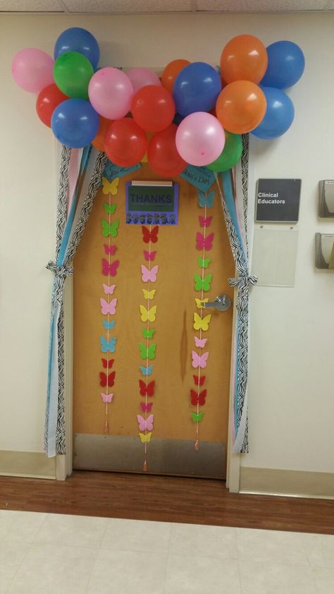 boss's day door decoration Boss's Day Decoration Ideas, Boss Bday Gift Ideas, Boss’s Day Decorations, Bosses Day Decorations Offices, Boss’s Day Gifts, Happy Bosses Day Ideas, Boss Day Decorations Offices, Office Birthday Decorations For Boss, Birthday Door Decorations