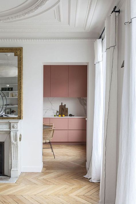 A Paris Haussmannian apartment with a modern touch Terracotta Architecture, Parisian Interior, Home And Decor, Bright Apartment, Cheap Bathrooms, Home Remodel, Paris Apartments, Luxury Homes Interior, A Paris