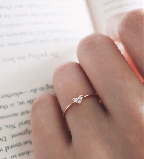 Rings Preppy, Vintage Rings Gold, Rings Aesthetic Gold, Minimalist Accessories Jewellery, Engagement Rings Simple, Grunge Ring, Simplistic Jewelry, Gold Ring Jewelry, Cute Promise Rings