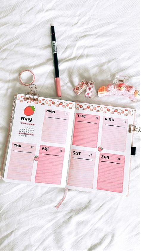 May Bujo, Life Raft, Bullet Journal Minimalist, Strawberry Theme, Bujo Layout, Bullet Journal Ideas Templates, Creating A Bullet Journal, Bullet Journal Paper, Bulletin Journal Ideas