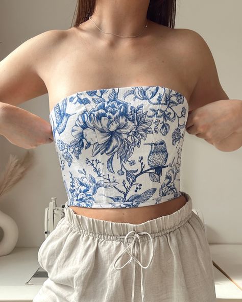 Back in stock! It took me so long to get hold of more of this fabric but I now finally have some in my possession and the Juliette corset top is now back on the website 💙 Cotton Corset, Strapless Corset, Corset Crop Top, Jewelry Outfit, Satin Top, Back In Stock, Blue Print, Corset Top, Spring Summer Fashion