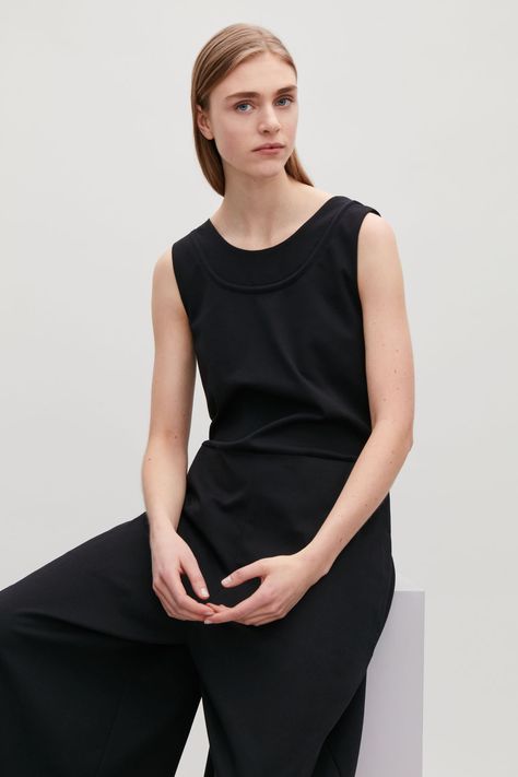 Mini Mal, Black Jumpsuits, Jersey Jumpsuit, Sleeveless Knit Dress, Ageless Style, Minimal Outfit, Sleeveless Knit, Jumpsuit Black, Modern Wardrobe