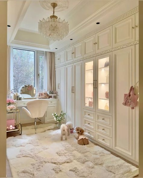 Dream Closet Design, Dream House Rooms, Dream Room Inspiration, Dream Apartment, Room Makeover Bedroom, Dream House Interior, Design Your Dream House, Closet Design, Aesthetic Bedroom