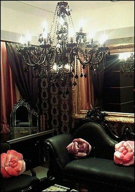 Gothic Style Bedroom, Gothic Living Rooms, Gothic Living Room, Gothic Room, Victorian Gothic Style, Gothic Chic, Gothic Furniture, Goth Home, Dark Home