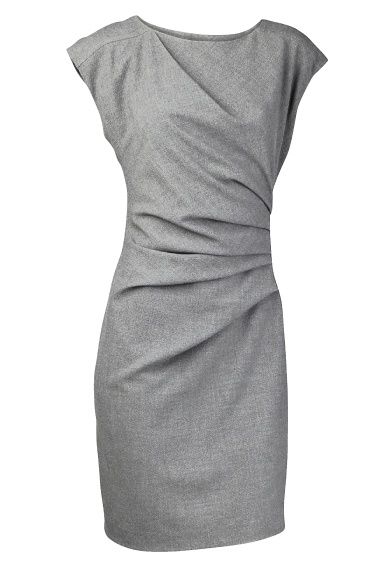 #Simple gray dress. I like how it's flattering in fit without being skin tight. Rushing is awesome!  grey dress #2dayslook #greyfashion   www.2dayslook.com Simple Grey Dress, Elegante Y Chic, Shirt Refashion, Elegante Casual, Grey Dress, Online Fashion Stores, Work Attire, Mode Inspiration, Work Fashion