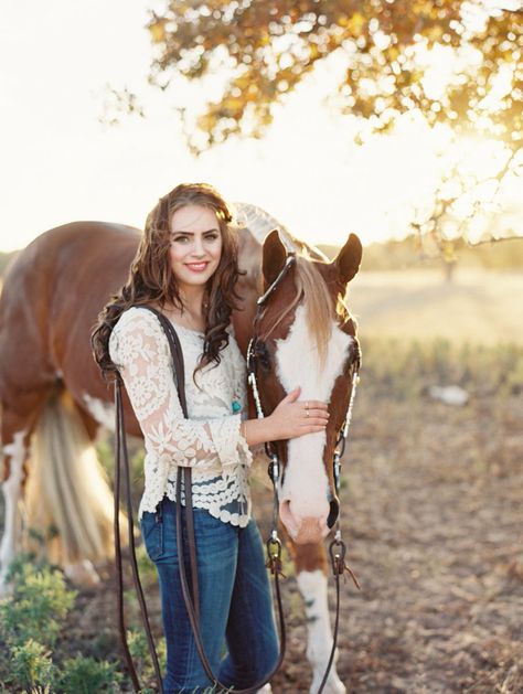 Oklahoma Gold | Belle Lumiere Magazine Senior Horse Photography, Horse Photoshoot Ideas, Western Photo Shoots, Horse Senior Pictures, Cute Senior Pictures, Horse Photography Poses, Truckers Wife, Pictures With Horses, Western Photoshoot