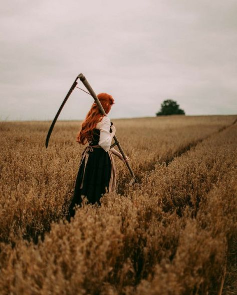 Lughnasadh Aesthetic, Aesthetic August, Cute Profile, Pagan Festivals, Festival Aesthetic, Witch Rituals, Summer Harvest, August 1st, Costume Drama