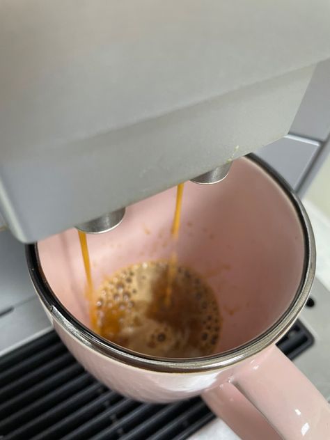 Homemade Coffee Aesthetic, Making Coffee Aesthetic, Nanny Aesthetic, Honey Aesthetic, Good Morning Honey, Cold Brew Coffee Recipe, Homemade Coffee Creamer, Barbara Eden, Delicious Gluten Free Recipes