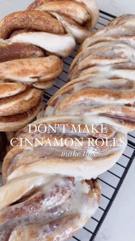 One Hour Cinnamon Twist Loaf, Cinnamon Twist Loaf Handmade Farmhouse, Handmade Farmhouse Cinnamon Twist, Easy Cinnamon Twist Loaf, Vanilla Tulip Farmhouse Bread, Easy Cinnamon Twists, Homemade Breakfast Rolls, Easy And Fast Cinnamon Twist Loaf, French Cinnamon Rolls