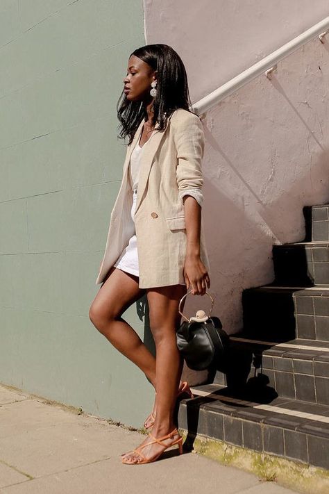 Linen Jacket Outfit, Linen Blazer Outfit Women, Linen Blazer Outfit, Blazer Outfits For Women, Look Formal, Blazer Beige, City Dress, Blazer And Shorts, Friends Fashion