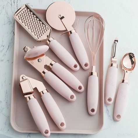 ⌂ Rose Gold Kitchen Accessories, Gold Kitchen Utensils, Gold Kitchen Accessories, Kitchen Decor Collections, Rose Gold Kitchen, Desain Pantry, Kitchen Tool Set, Astuces Diy, Cheese Grater