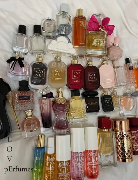 Aesthetic Perfumes, Girls Perfume, Perfume Layering, Profumo Victoria Secret, Arabian Perfume, Koleksi Parfum, Her Perfume, Perfume Aesthetic, Victoria's Secret Perfume