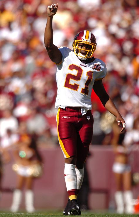 Sean Taylor Wallpaper, Nfl Legends, Sean Taylor, Speed Ball, Football Images, Washington Commanders, Leg Rest, Soccer Tips, Washington Football