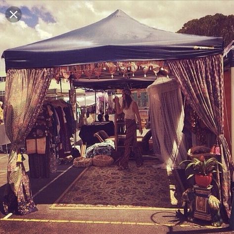 Flea Market Stand Ideas, Bohemian Tent Ideas, Tarot Booth Ideas, Bohemian Market Stall, Flower Market Stall Display Ideas, Boho Booth Ideas, Retro Booth Display, Boho Booth Display Flea Markets, Tarot Vendor Booth