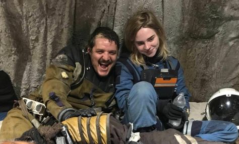 sophie thatcher and pedro pascal bts prospect Masc Lesbian, Sophie Thatcher, Pedro Pascal, Behind The Scenes, Love Her, Actors, Bts