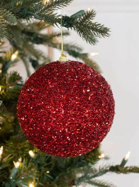 Glam Christmas Decor, Silver Pumpkins, Glitter Ball, Red Green Christmas, Glam Christmas, Glitter Ornaments, Diy Decor Crafts, Christmas Store, Christmas Ornament Sets