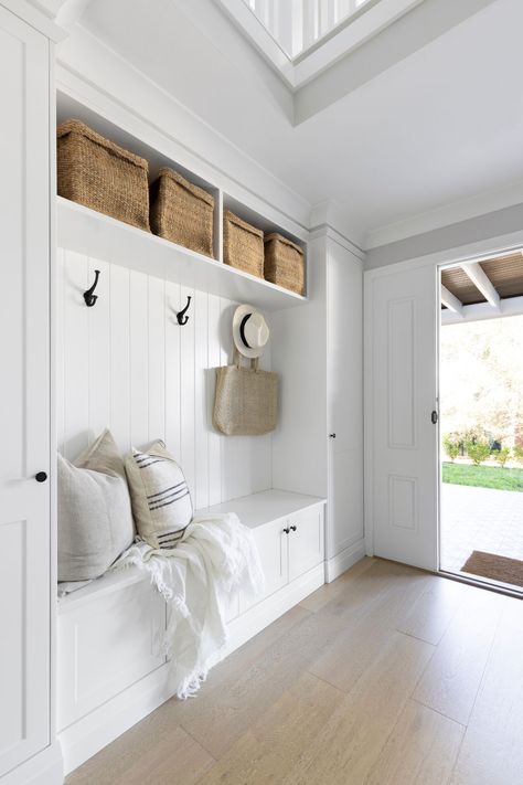 Styling An Entryway, Style An Entryway, Hamptons House Interior, Entry Nook, Hamptons House Exterior, Hamptons Style Interior, Hampton Style Home, Hamptons Interior, Sunset House