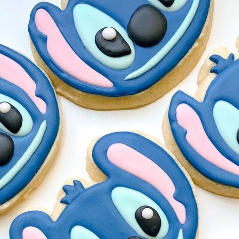 Stitch Royal Icing Cookies, Stitch Cookies Royal Icing, Lilo And Stitch Cookies, Stitch Cookies, Cookies Royal Icing, Ohana Means Family, Buzzfeed Food, Sugar Craft, Iced Cookies