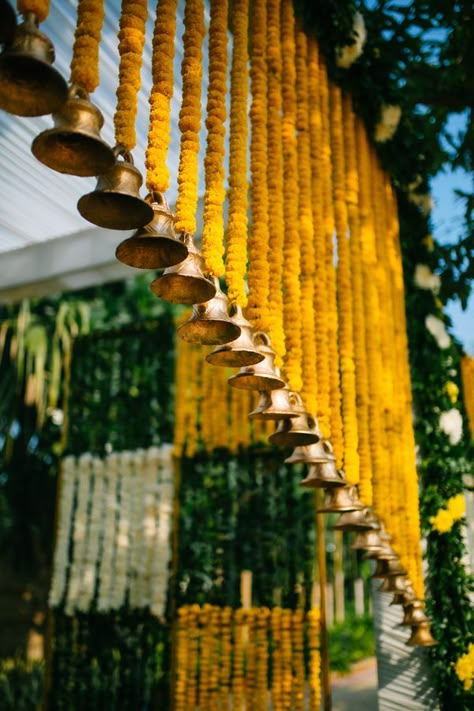 Marigold Flower Wedding Decoration, Satsang Decoration, Marigold Decoration, Marigold Wedding Decoration, Simple Floral Decor, Marigold Decor, Home Flower Decor, Housewarming Decorations, Wedding Entrance Decor