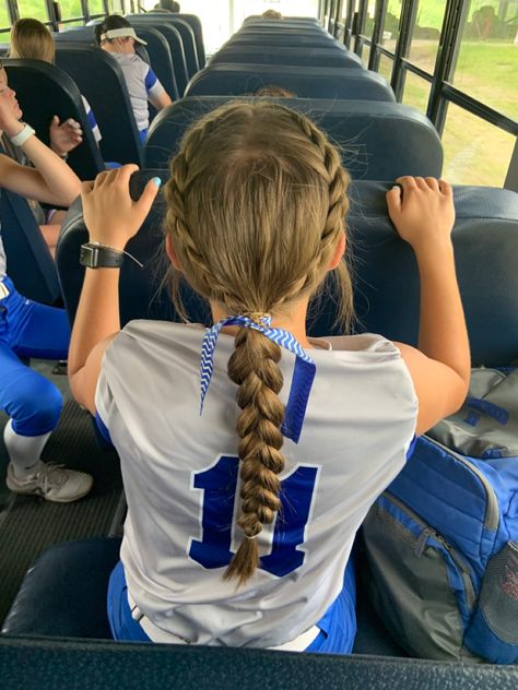 Softball Braids, Cute Volleyball Hairstyles, Cute Sporty Hairstyles, Football Hair, Soccer Hairstyles, Volleyball Hair, Soccer Hair, Track Hairstyles, Basketball Hairstyles