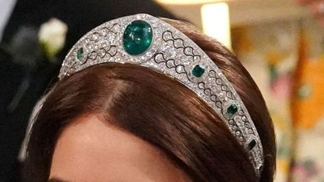 Emerald Kokoshnik Tiara, Kokoshnik Tiara, British Crown Jewels, Thigh Bands, Jack Brooksbank, Royal Crown Jewels, British Royal Families, Princess Eugenie, British Royalty